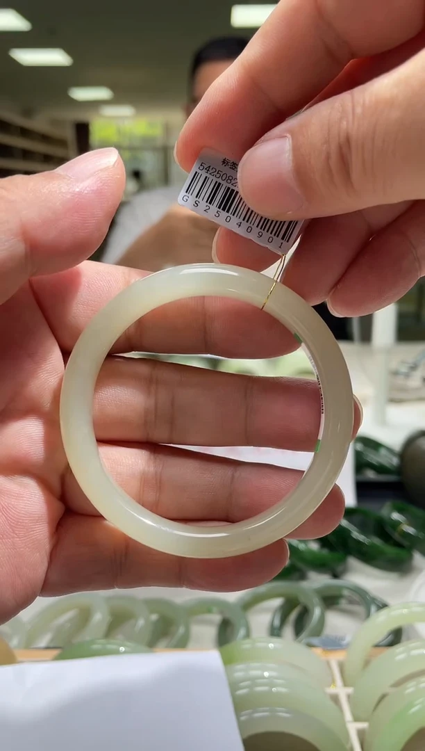 未镶嵌手镯和田玉55圈口 0901