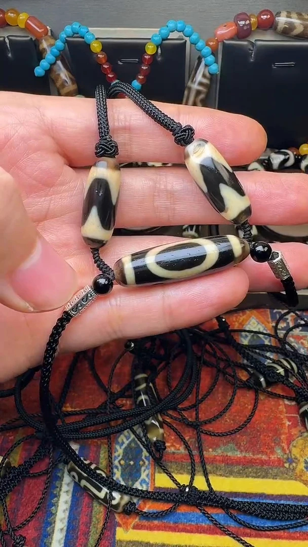 只买单纯的吊坠，没带链子，属的性质。无普**䬃3颗