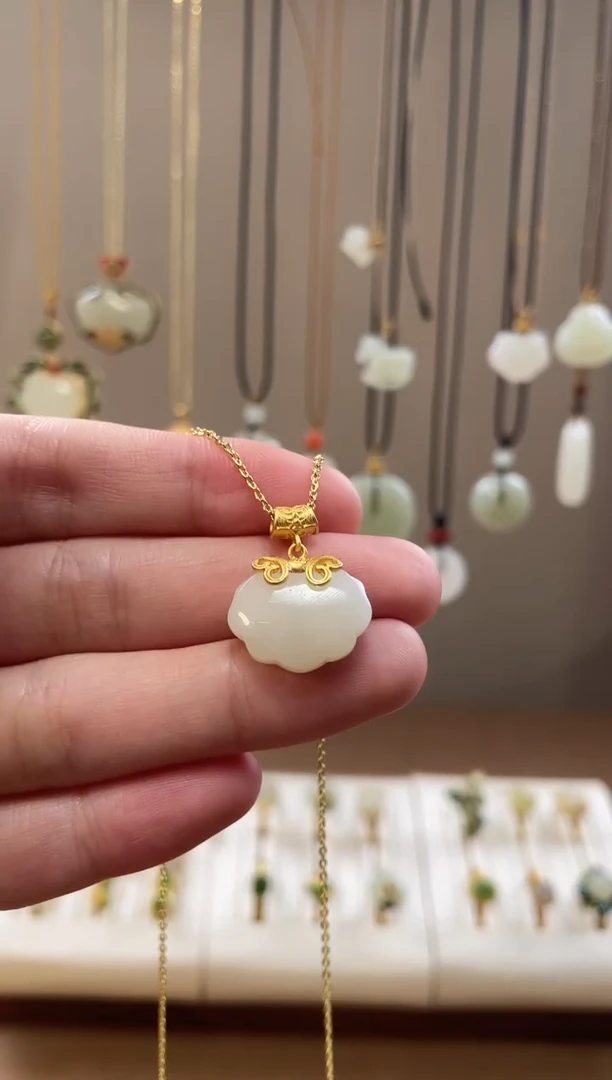 颈饰银S925镶嵌和田玉和田玉吊坠