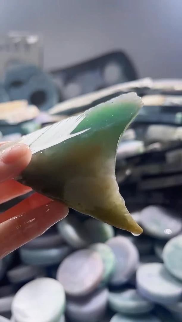 翡翠裸石 缅甸翡翠A货柠3072