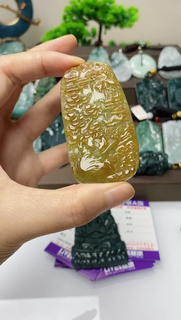 翡翠未镶嵌颈饰