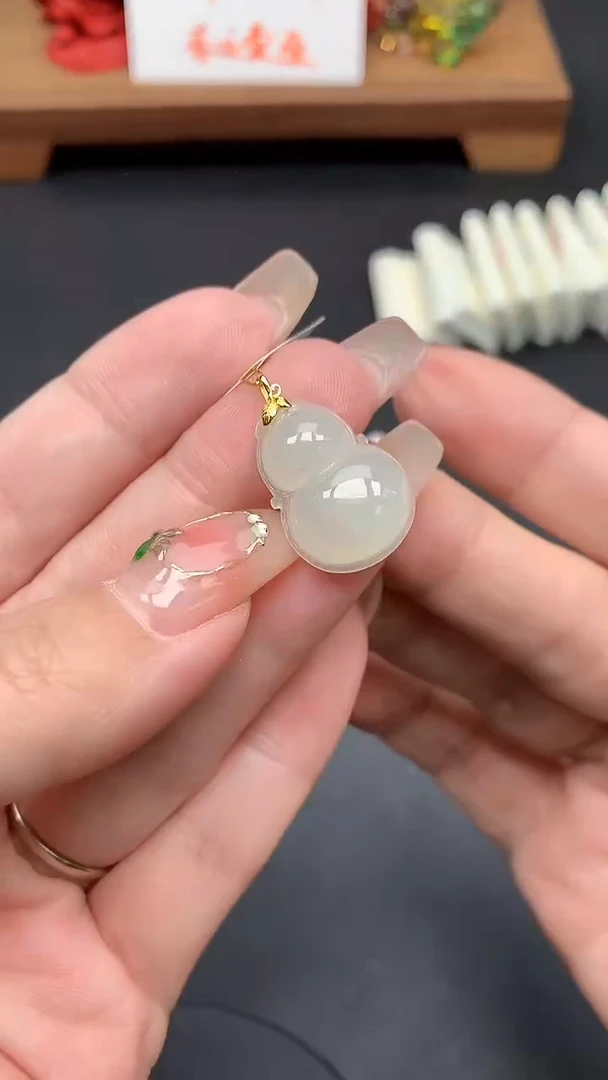 【闪购商品】翡翠吊坠(不含链)18K金镶嵌MS155861