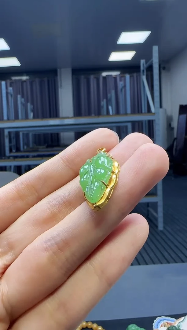 和田玉18K金镶嵌挂件1