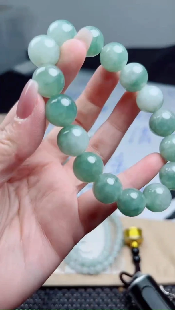 定制翡翠未镶嵌珠串