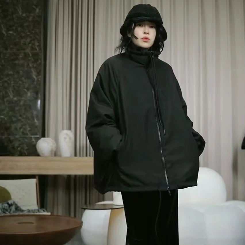 2025秋冬新款黑色立领时尚加厚180克抽绳羽绒服外套2DJ2110