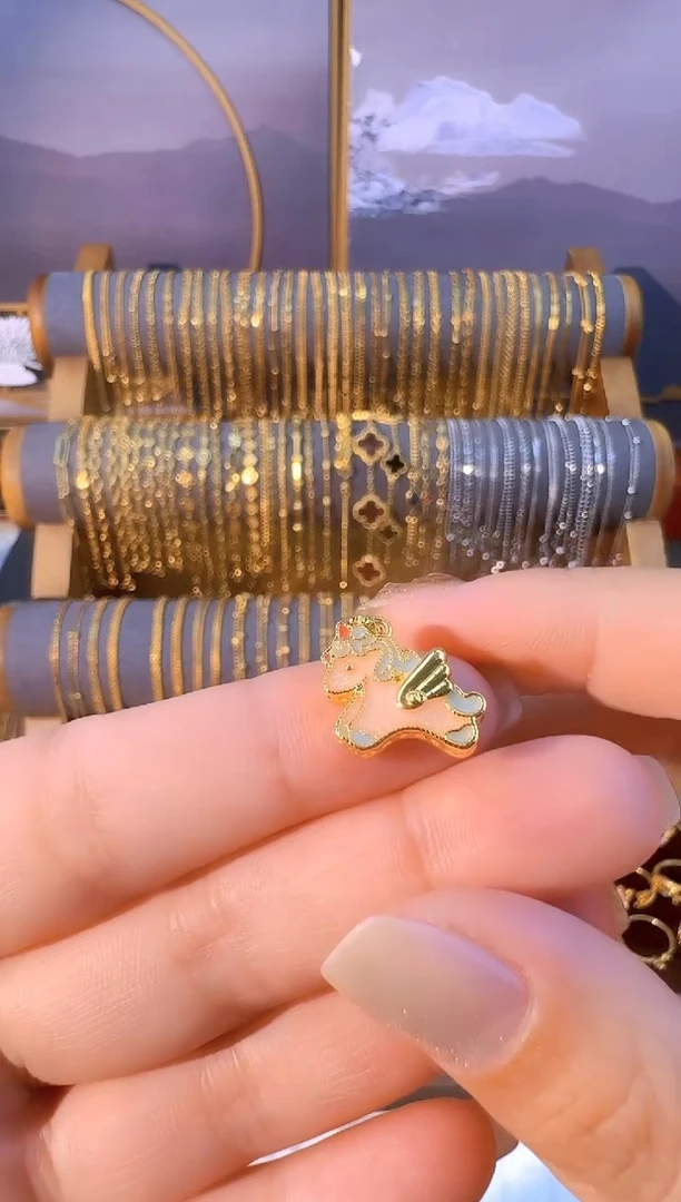 小马吊  坠 0.39g
