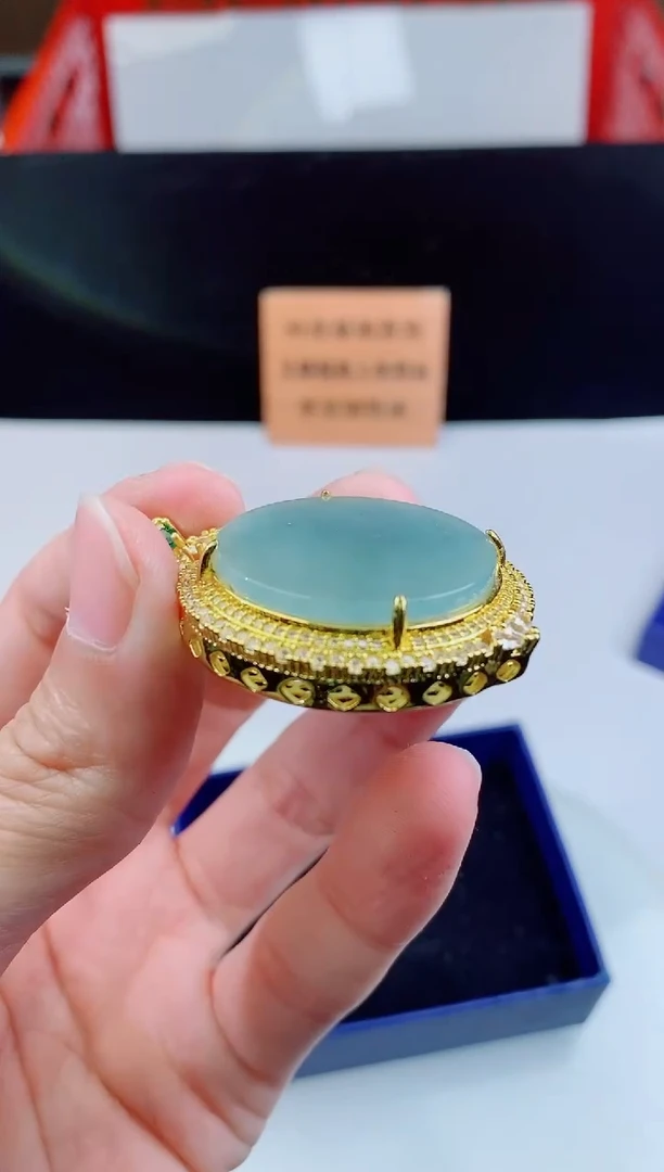 颈饰未镶嵌翡翠