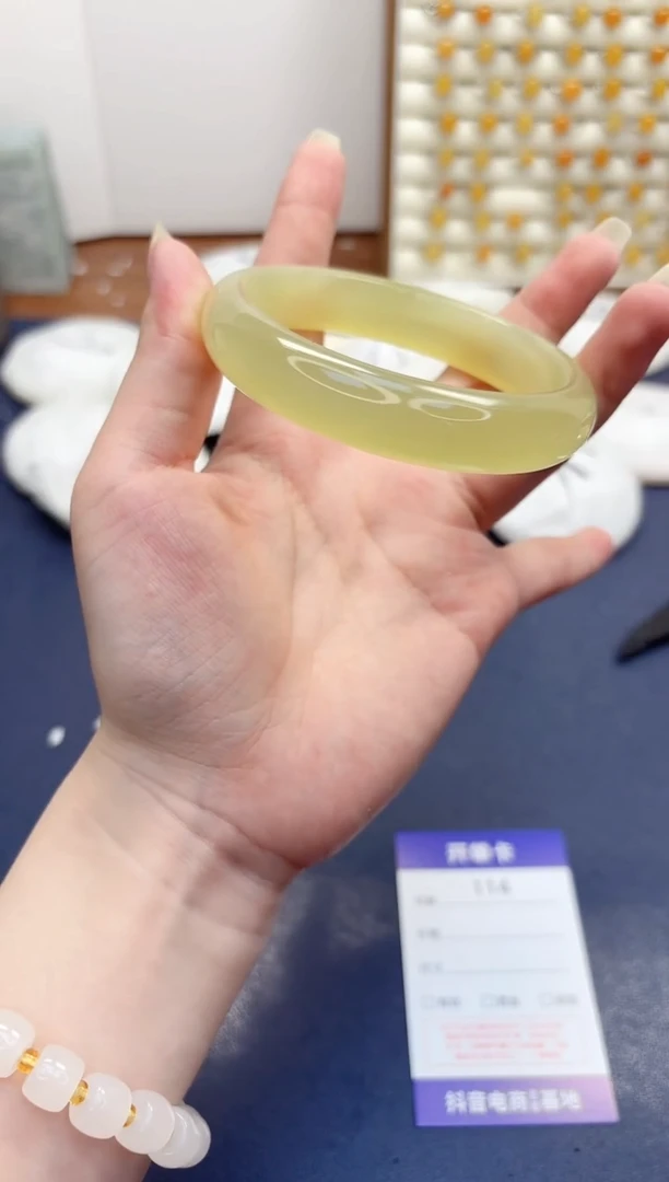 石英质玉手镯未镶嵌114-晴水-圈口64