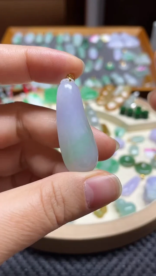 【闪购商品】翡翠颈饰18K金镶嵌福果