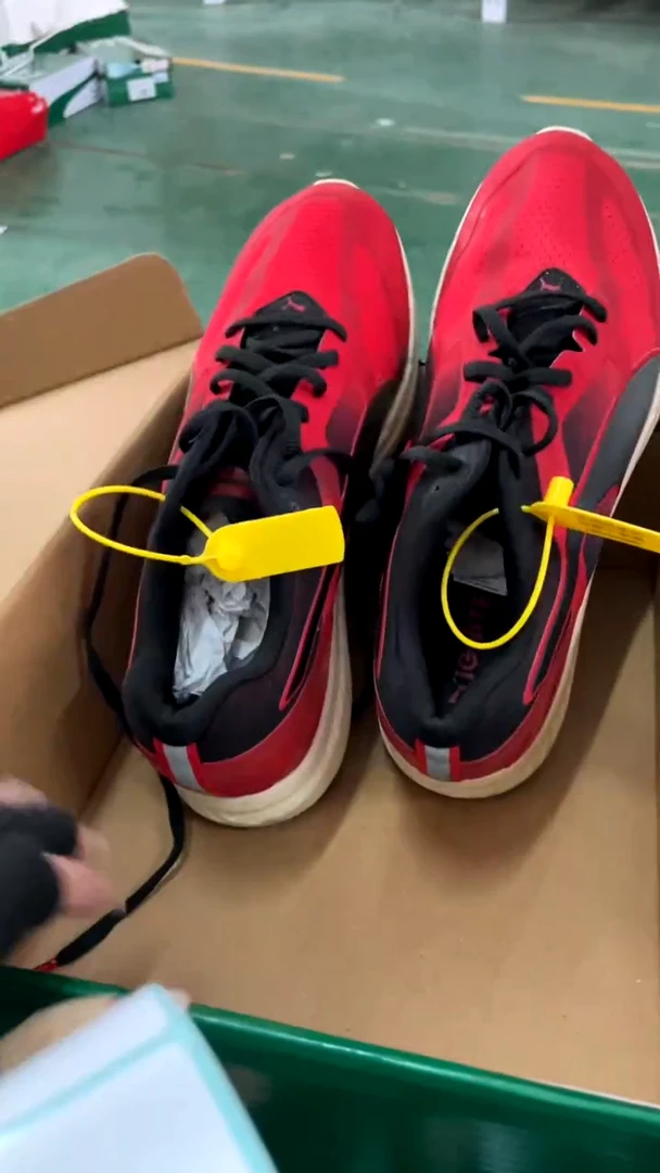 彪马时尚休闲运动鞋42M    X1