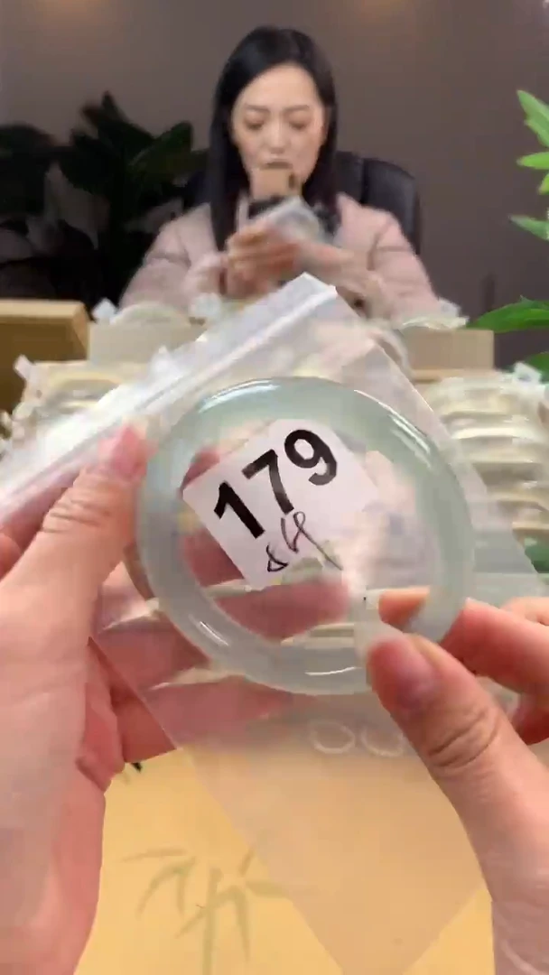 【闪购商品】玛瑙/玉髓手镯未镶嵌179