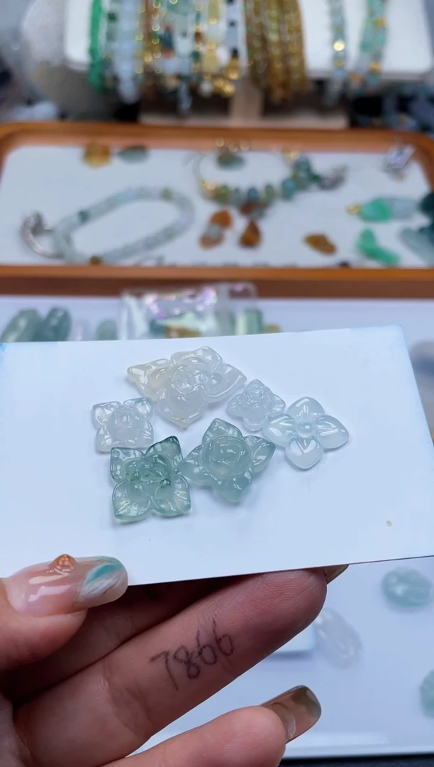 配石翡翠好****⁰天然翡翠6朵6