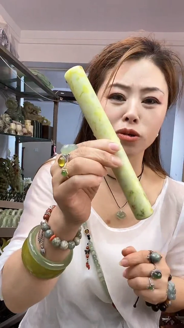 岫玉未镶嵌擀面杖多样性发货其中之一