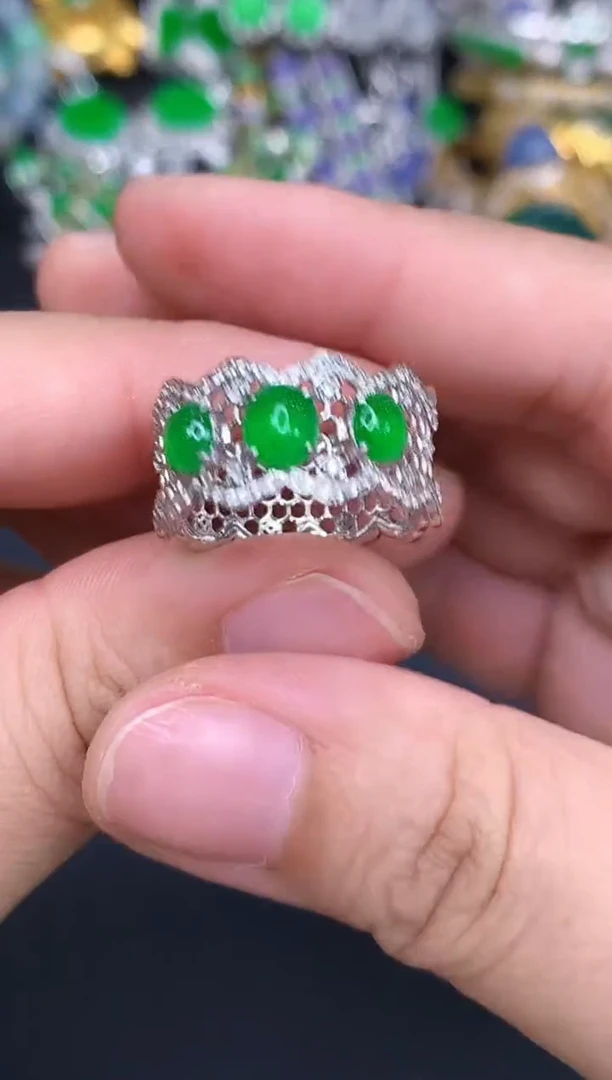 18K金镶嵌戒指翡翠523-春日珠宝