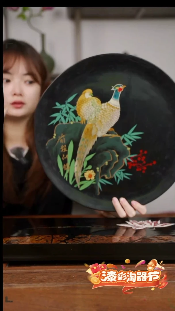 雕银丝光晕彩孔雀牡丹圆盘