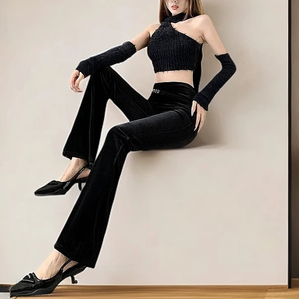 高级感黑丝绒微喇叭裤女2025新款时尚高腰显瘦休闲拖地长裤清