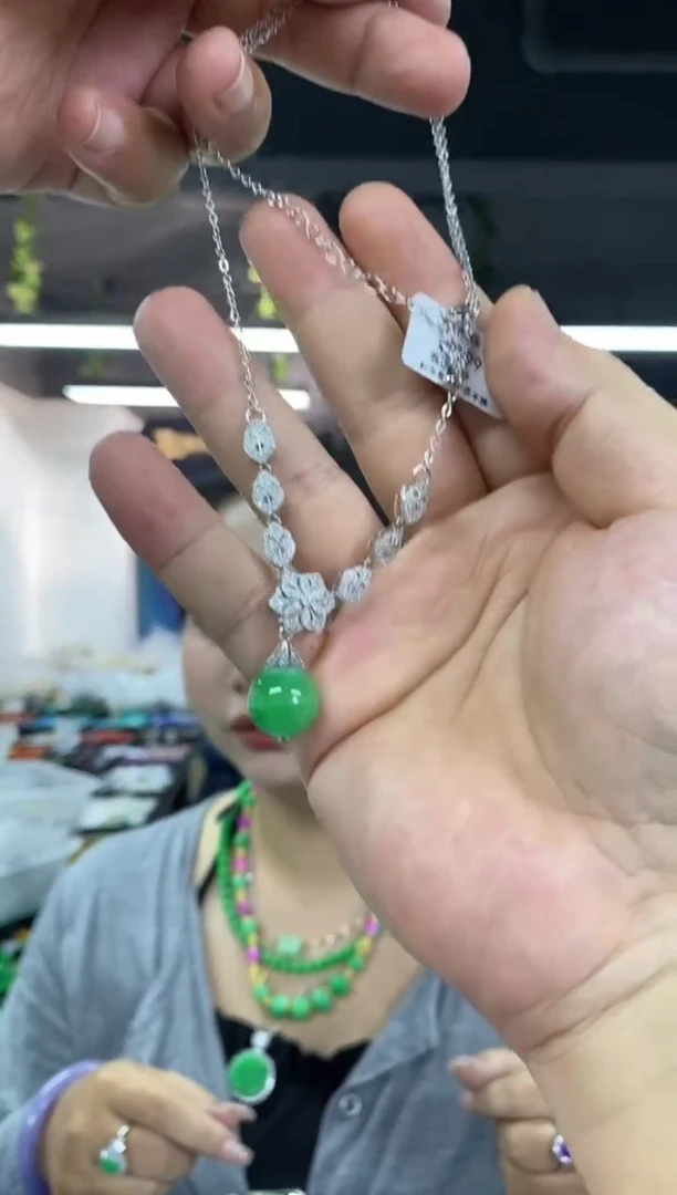 翡翠未镶嵌项链多样性发其一颜色微差