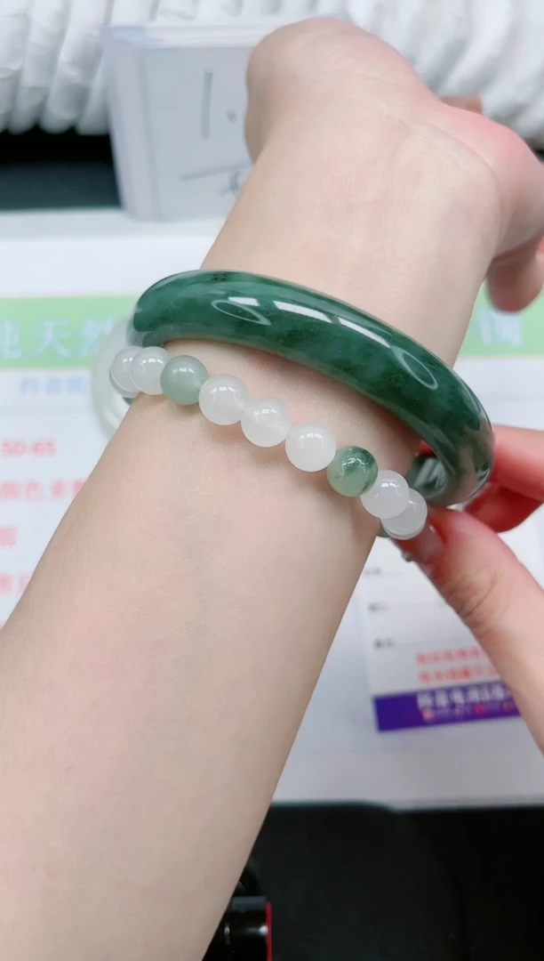 【闪购商品】石英质玉手镯未镶嵌300