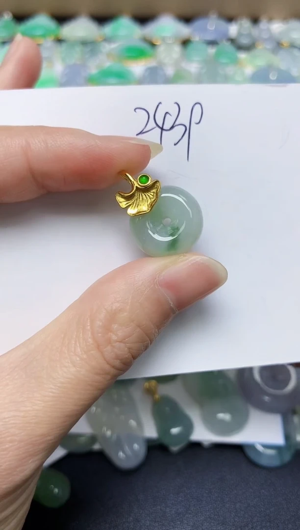 翡翠未镶嵌颈饰天然缅甸翡翠A货