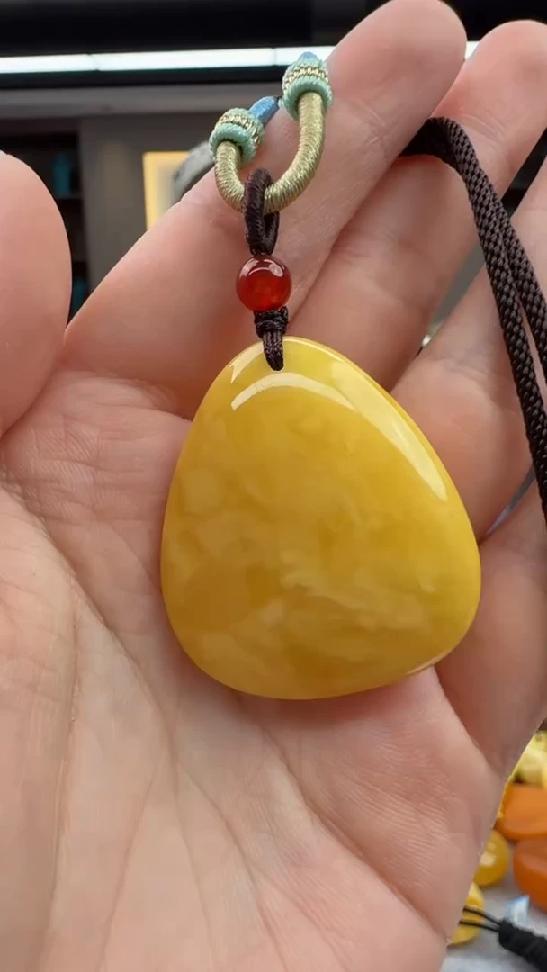 琥珀颈饰未镶嵌149秒拍号假一罚十