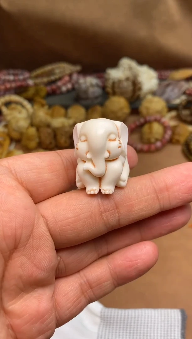 其他鹿骨P518-粉嘟嘟象神