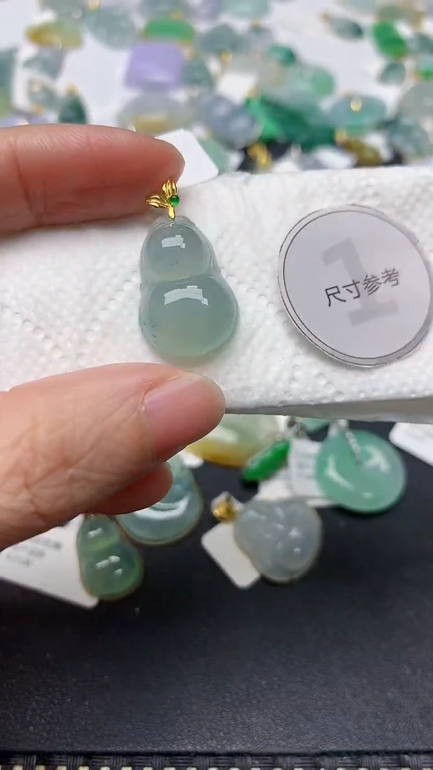 颈饰18K金镶嵌翡翠天然缅甸A货翡翠