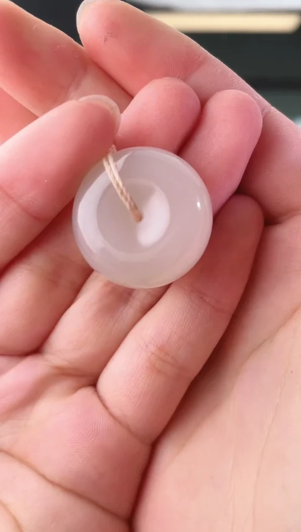 和田玉未镶嵌颈饰扣  xp