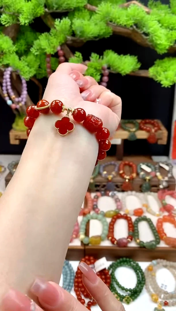 【闪购商品】玛瑙手饰未镶嵌四叶草