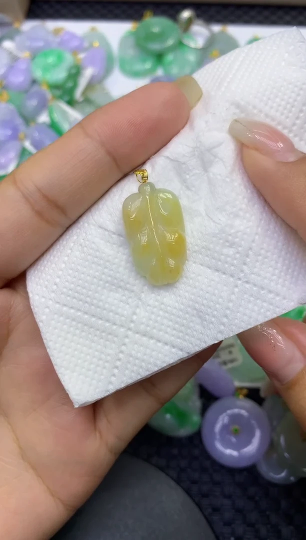 颈饰18K金镶嵌翡翠天然缅甸A货翡翠