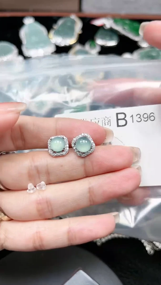 【闪购商品】翡翠颈饰未镶嵌1396赠皮绳