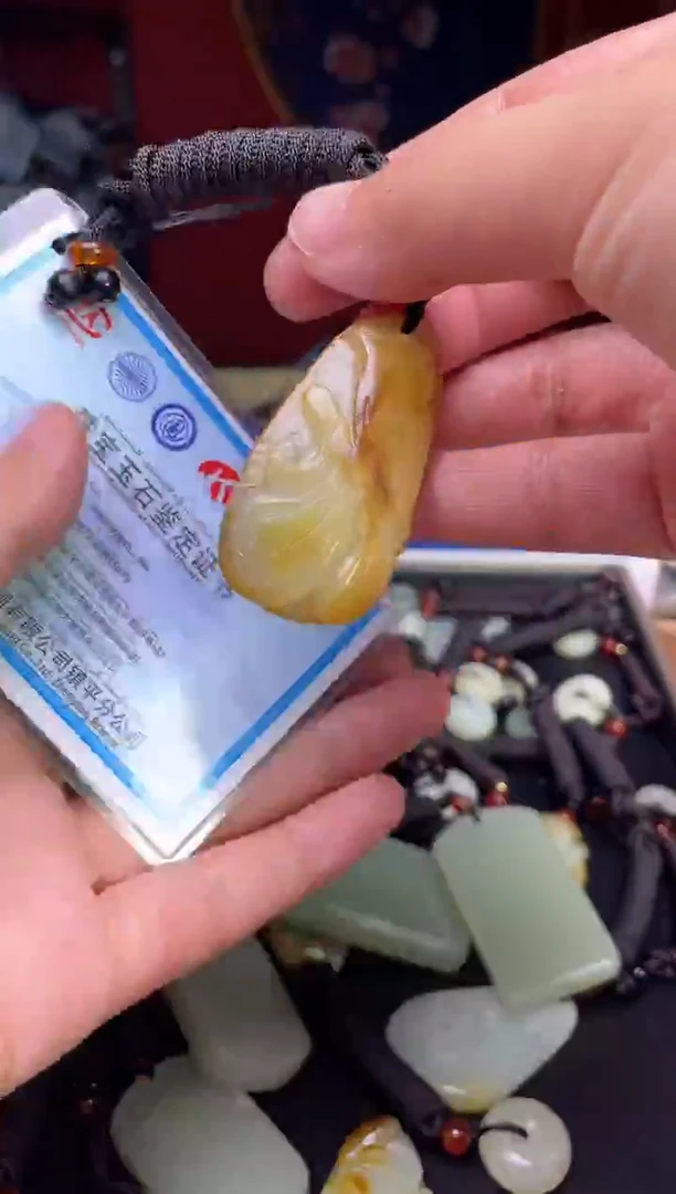 颈饰未镶嵌和田玉1