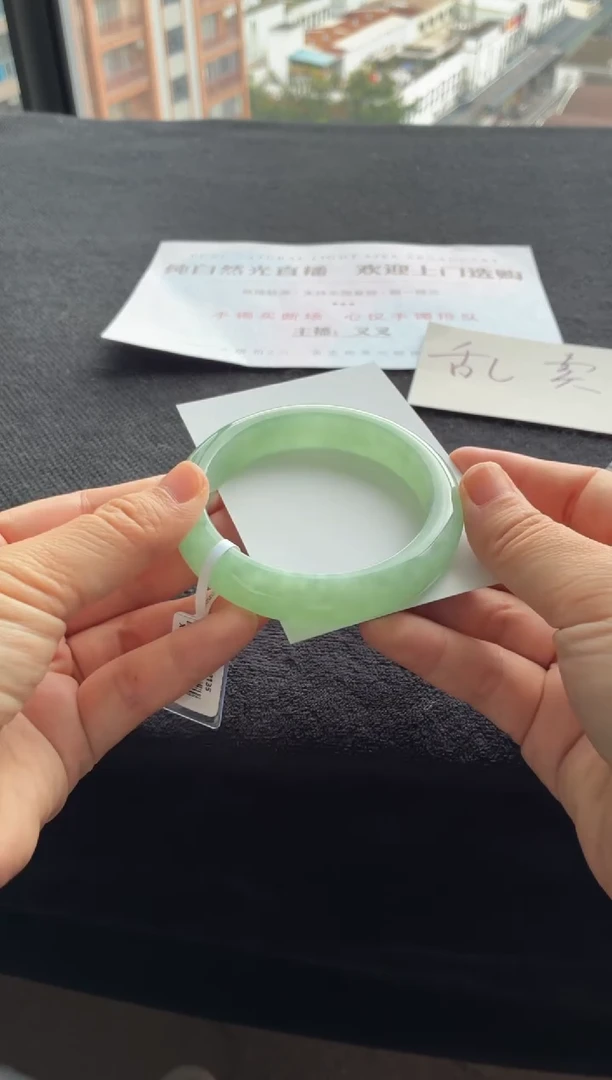 翡翠手镯未镶嵌买断价XW23