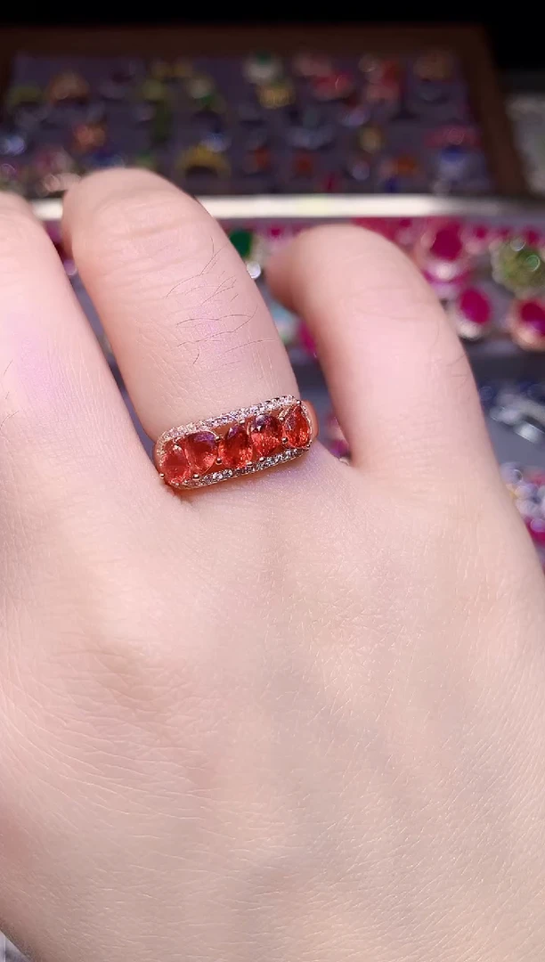 戒指彩色蓝宝石银S925镶嵌....