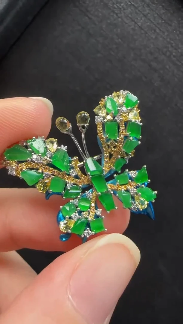 颈饰18K金镶嵌翡翠543蝴蝶一个