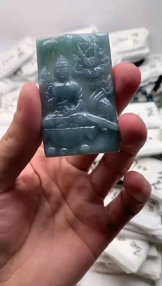 翡翠未镶嵌颈饰观音【品质一般介意慎拍】