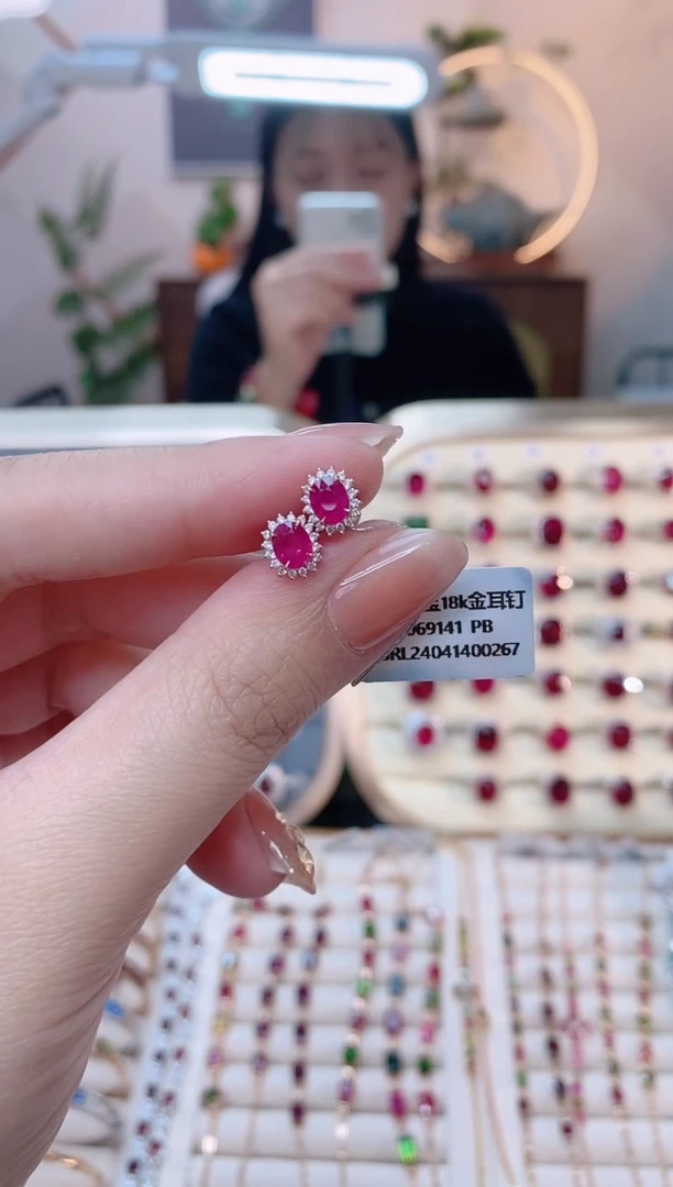 【闪购商品】红宝石18K金耳饰18K金镶嵌1