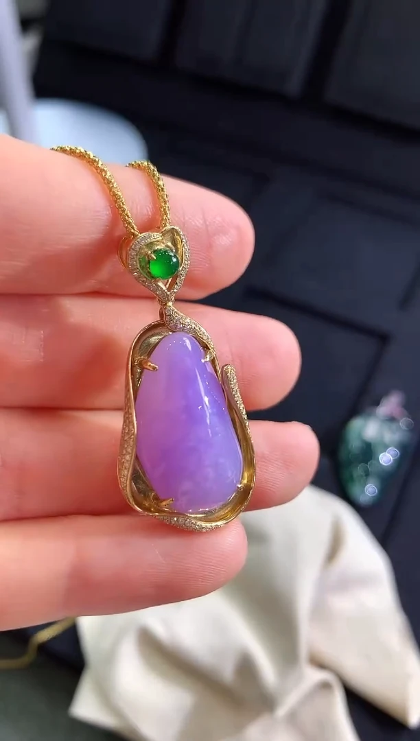 【闪购商品】翡翠吊坠(不含链)18K金镶嵌吊坠