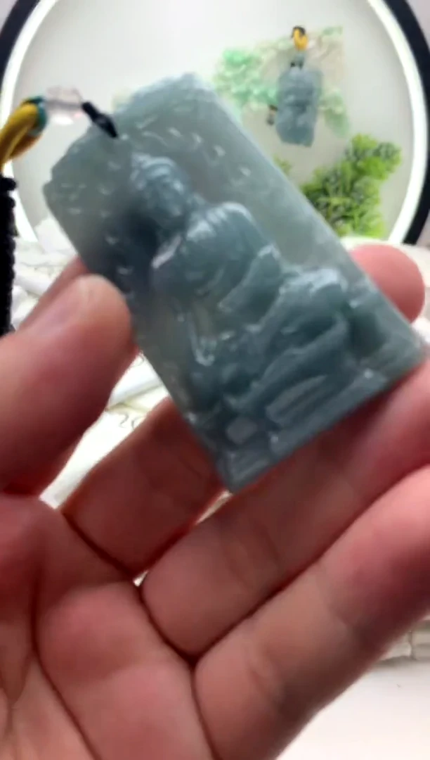 翡翠未镶嵌颈饰阿弥陀佛