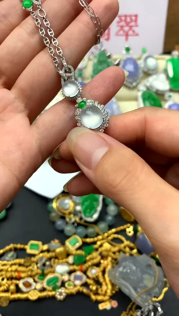 翡翠18K金镶嵌颈饰537-中国好珍宝