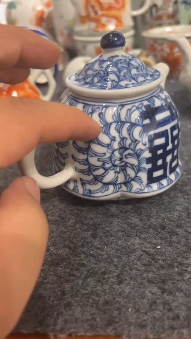 摆件瓷摆件瓷摆件青花喜字瓜棱壶手把壶