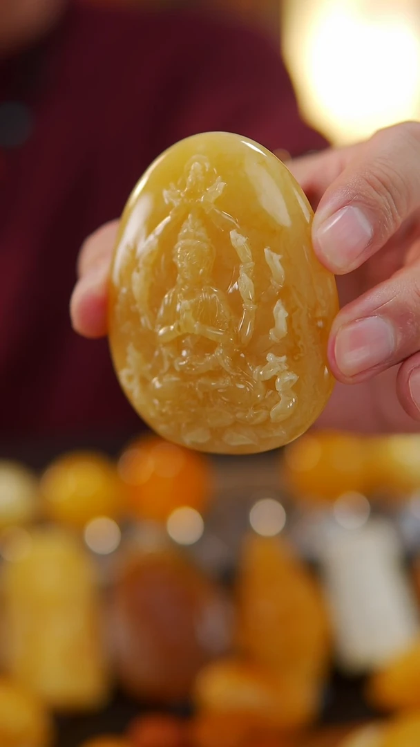 【闪购商品】蜜蜡裸石未镶嵌千手观音吊坠54.59