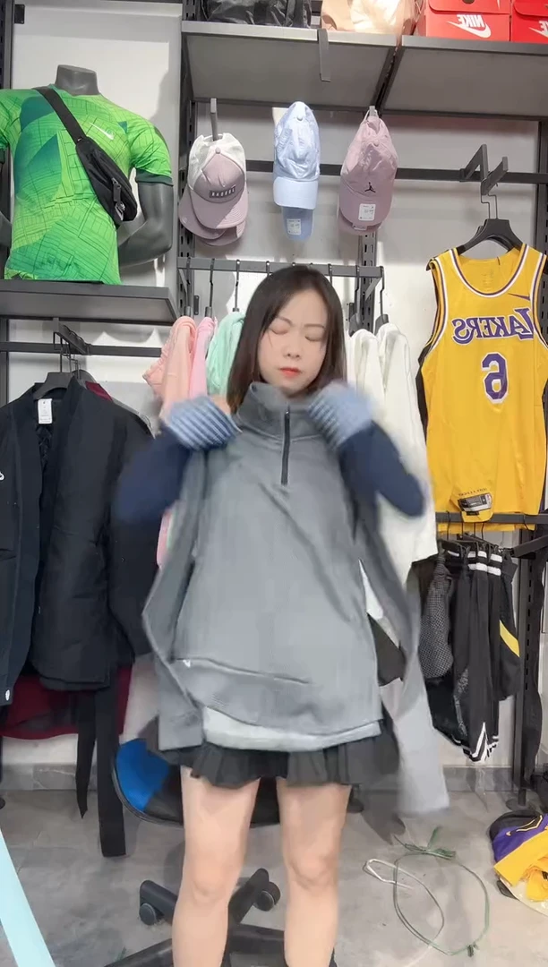 1050    编码 瑕疵款直播间过款为准 尺码S155