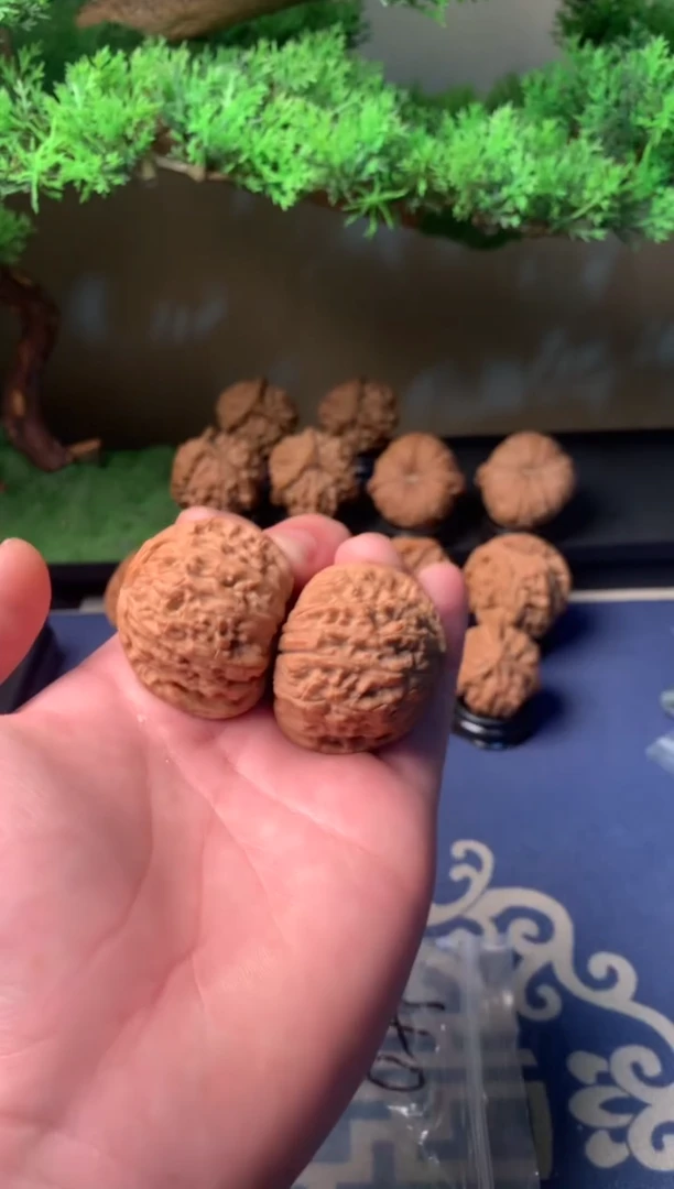 【闪购商品】文玩核桃把件40闷白