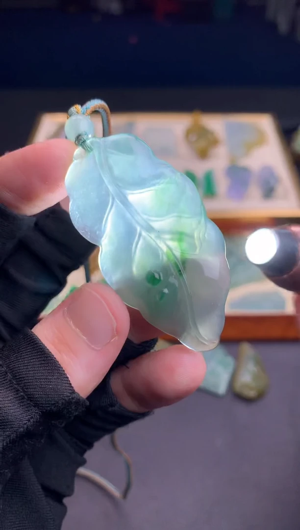 翡翠未镶嵌颈饰天然翡翠 叶子