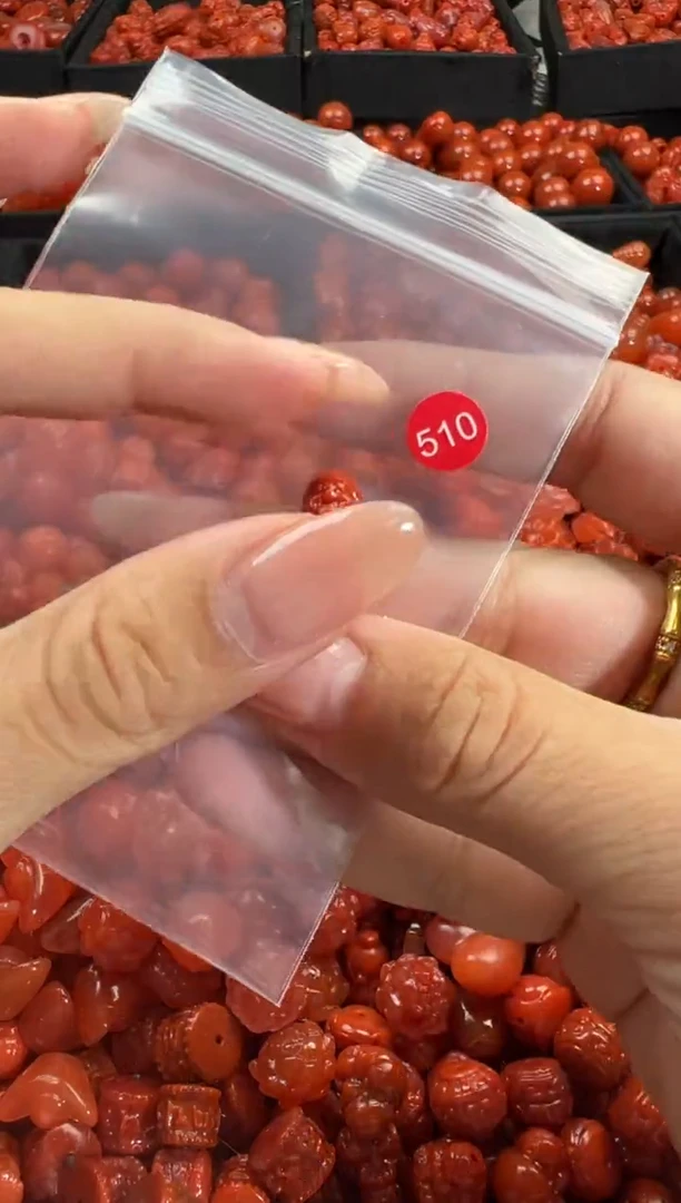 颈饰未镶嵌南红玛瑙1