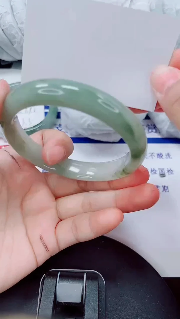 未镶嵌手镯石英质玉176-62/63