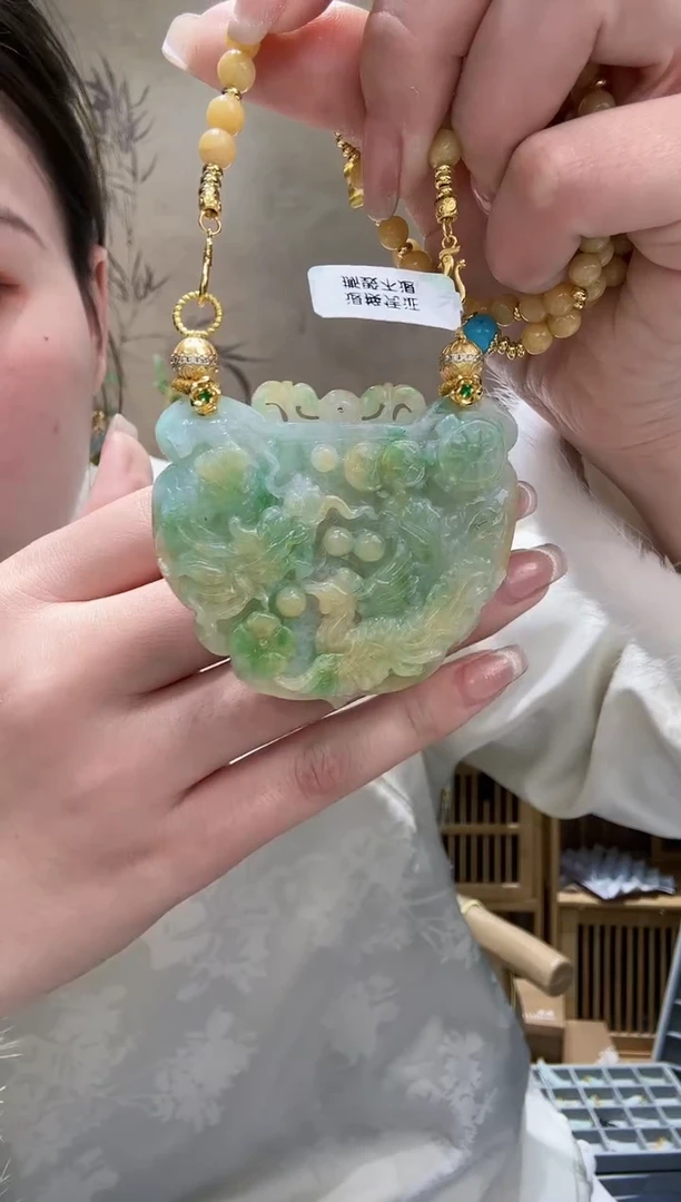 【闪购商品】翡翠颈饰未镶嵌吊坠