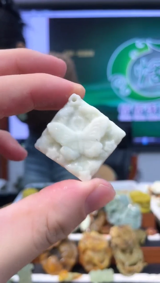 【闪购商品】岫玉吊坠未镶嵌··多样性发货*拍一发一