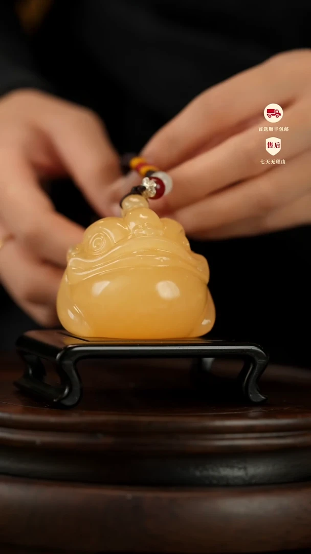 云南石金田黄大嘴金蟾手把件摆件