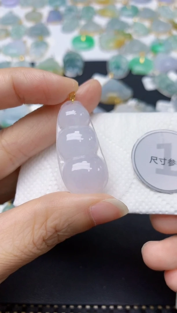 翡翠18K金镶嵌颈饰天然缅甸A货翡翠